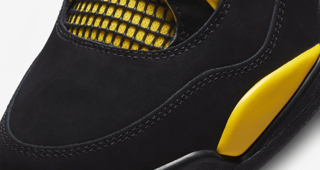 Toe of Air Jordan 4 Thunder